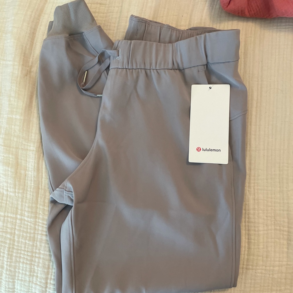 Lululemon On the Fly Johger Woven NWT